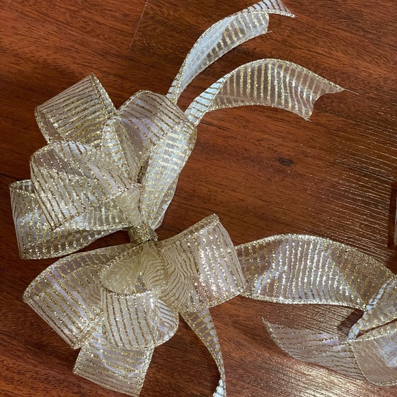 Handmade Ribbon bows set of 6 gold glitter wired ribbon striped 8x6 inch approx - Picture 12 of 13